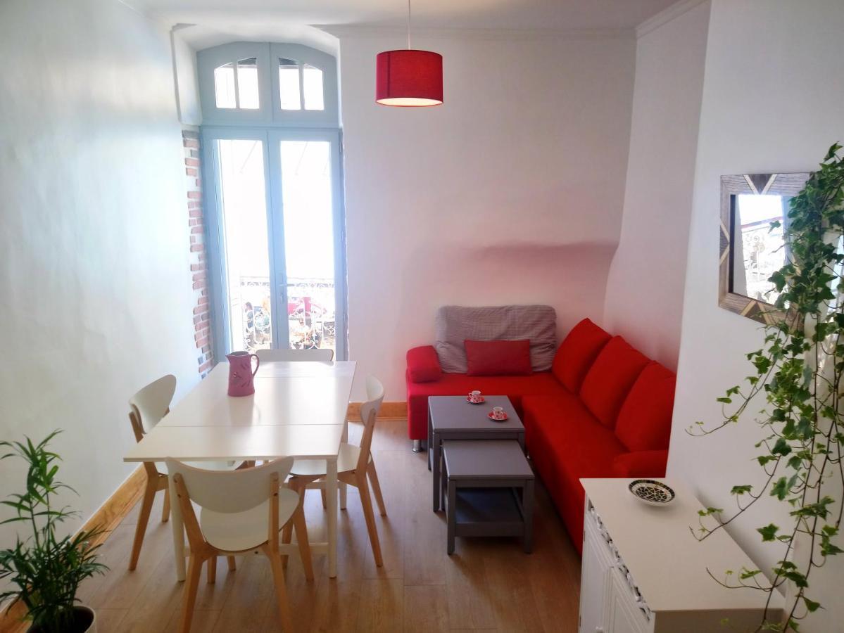 Joli Duplex Avec Balcon Et Vue Sur Place Du Centre Historique ! Foix Exterior photo